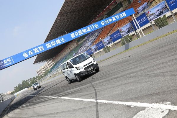 百公里耗油4.55L 新全順快運快贏節油賽破記錄