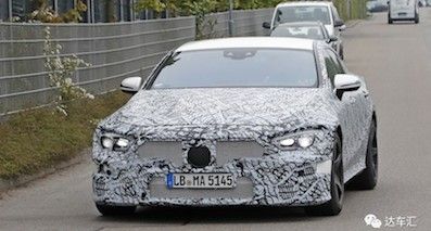 在紐北，Polo跨界車與寶馬X2的測試團隊相遇