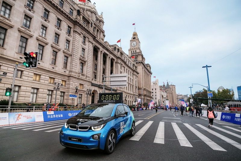 BMW i3領跑 寶馬連續第五年攜手上海馬拉松