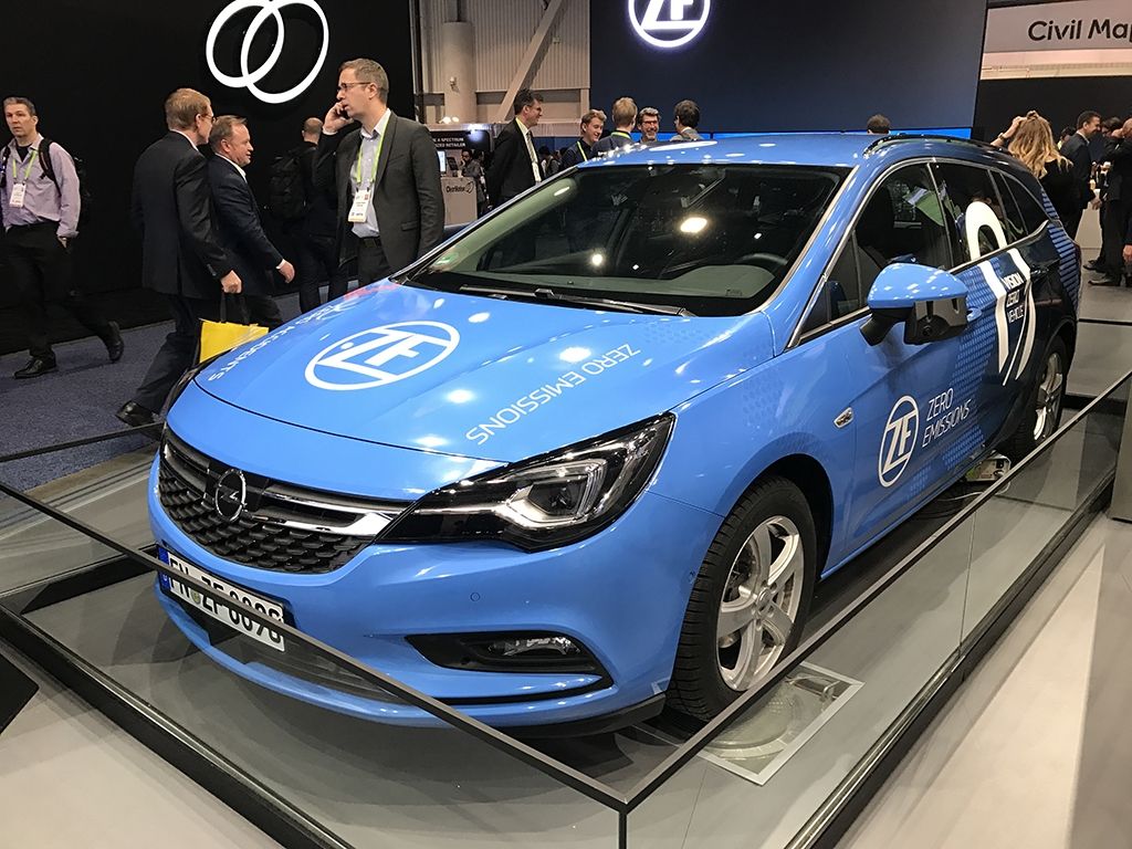 2018 CES：采埃孚現場展示ProAI原型車