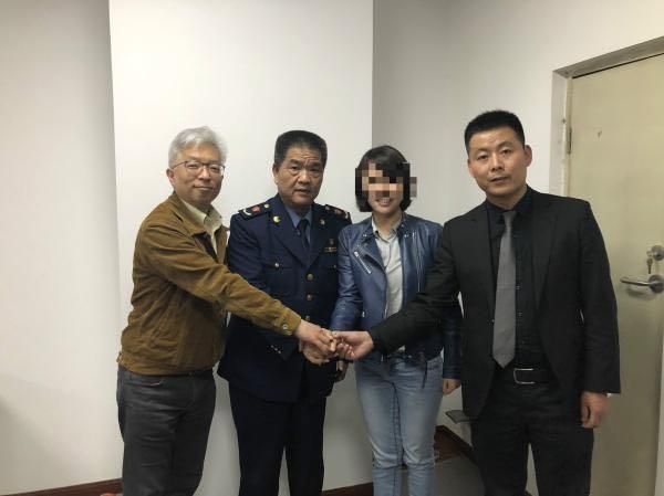 奔馳女車主與4S店協議曝光 換新車/退服務費