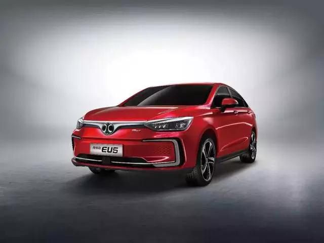 續(xù)航超500公里！北汽新能源連推4款新車(chē)型