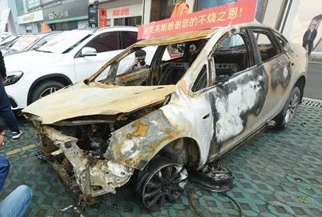 多地突發汽車自燃事件 車主如何機智應對