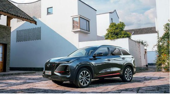 長(zhǎng)安CS75PLUS上市 售價(jià)10.69-15.49萬(wàn)元