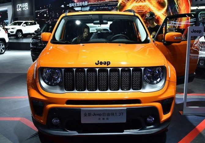 搭載全新1.3T發(fā)動機 新款Jeep自由俠車展亮相