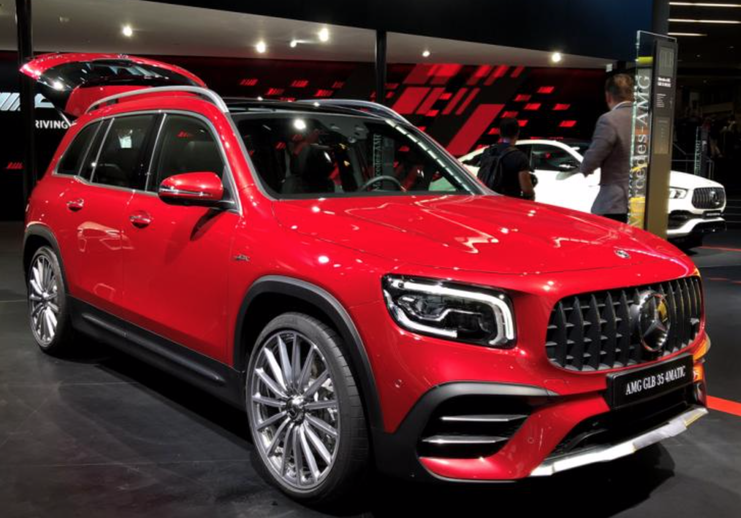 奔馳AMG GLB 35 法蘭克福車站正式發布
