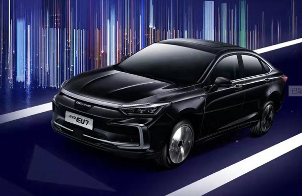北汽EU7上市 補貼后售價15.99-17.59萬元
