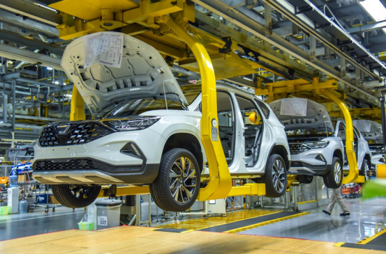 58秒裝配一輛車 來捷達車間看看“機器人大戰”