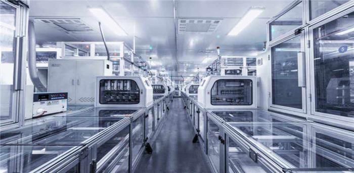 特斯拉、戴姆勒紛紛搶灘 車企為何自建電池工廠？