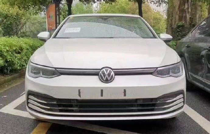 全新大眾高爾夫國產實車曝光 啟用全新車標樣式