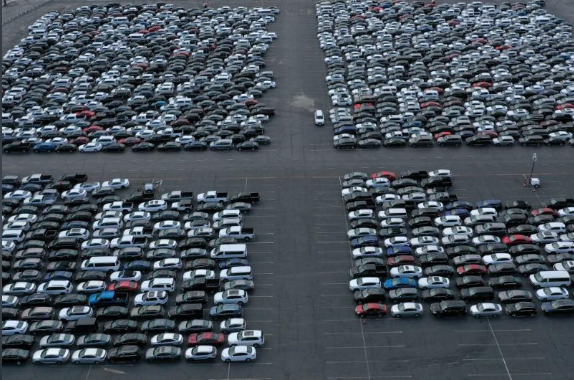 美國5月車市現復蘇跡象 銷量跌幅收窄至30%