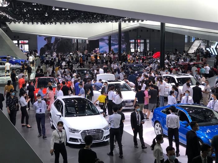 政府又派錢 車牌競價車企補貼1萬獲5千獎勵
