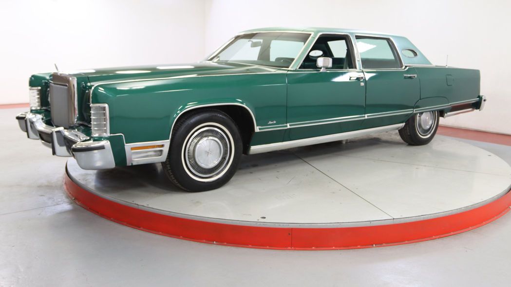 1977Lincoln Town Car