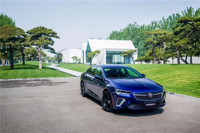 三大陣營中型車對決，天籟、帕薩特、君威誰更值得入手？