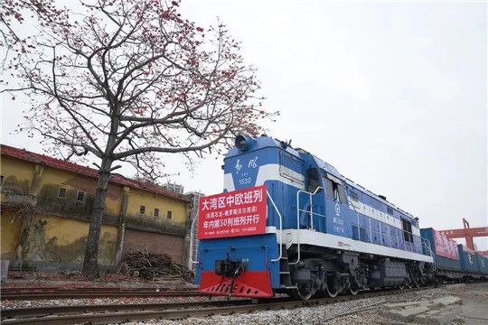 兩會(huì)，新能源汽車,自動(dòng)駕駛