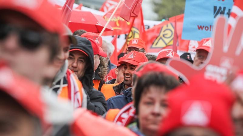 大眾和德國金屬工會敲定工資協議 明年漲薪2.3%