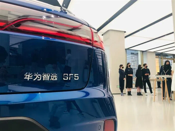 電池，華為，新能源汽車,電動汽車,特斯拉,華為