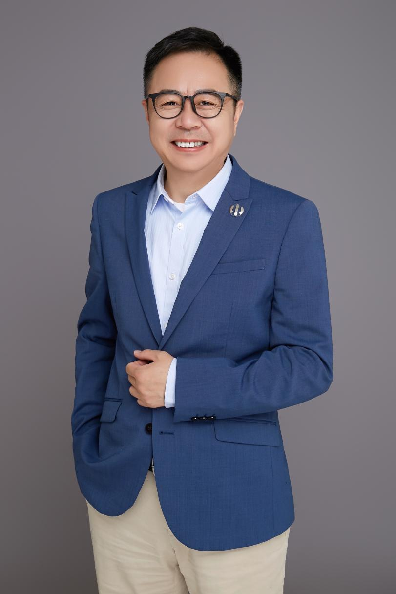 李峰加盟華人運通任聯席總裁