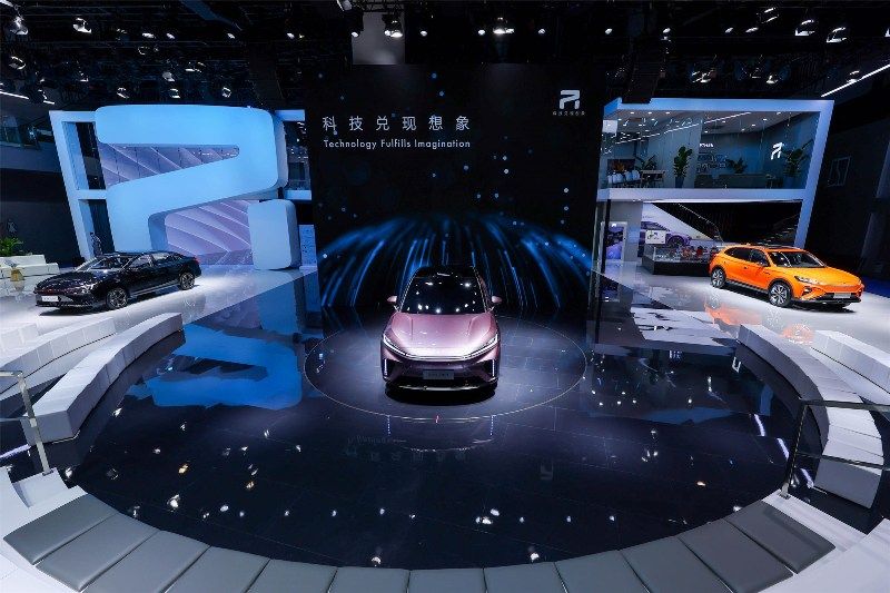量產(chǎn)版ES33領(lǐng)銜 R汽車(chē)全系亮相成都車(chē)展