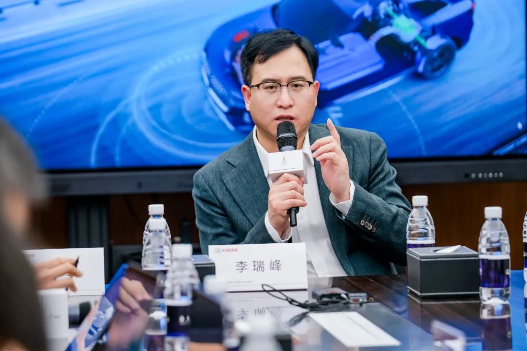 魏牌徹底向新能源轉型，長城400萬輛目標開拔