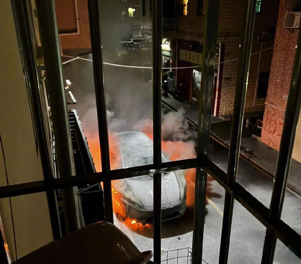 突發：一輛小鵬汽車G3起火，無人員受傷