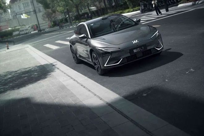 涉世未深”新勢力為何上來就敢懟BBA？