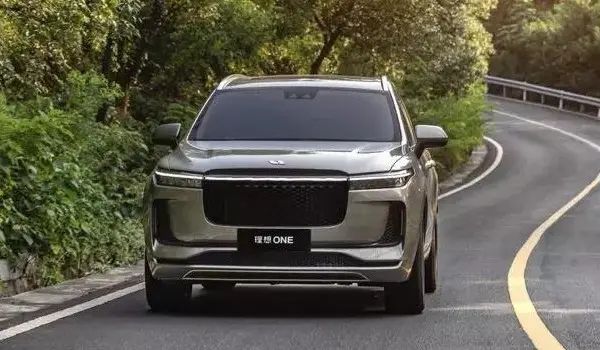 理想汽車(chē)：一季度營(yíng)收95.6億元，同比增167%