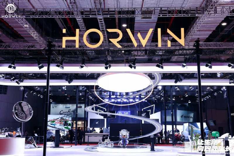 搶灘智能兩輪豪車賽道，HORWIN號外登陸車展