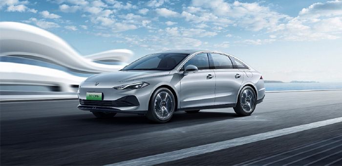 榮威D7雙車上市12.18萬起 D家族三年將推8款新車