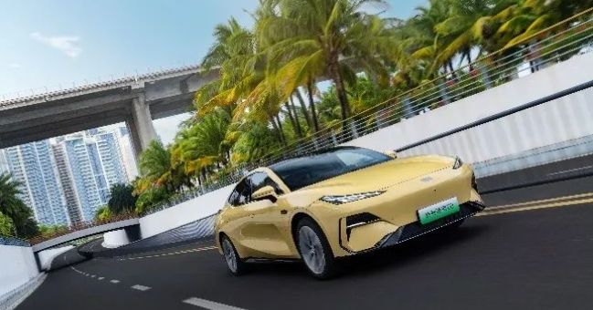 銀河與領克各推3款車，吉利打響2024“反擊戰”
