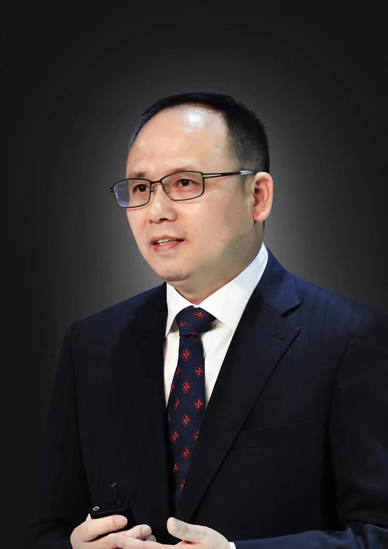 江鈴股份高層調整：衷俊華接替金文輝任黨委書記和第一執行副總裁