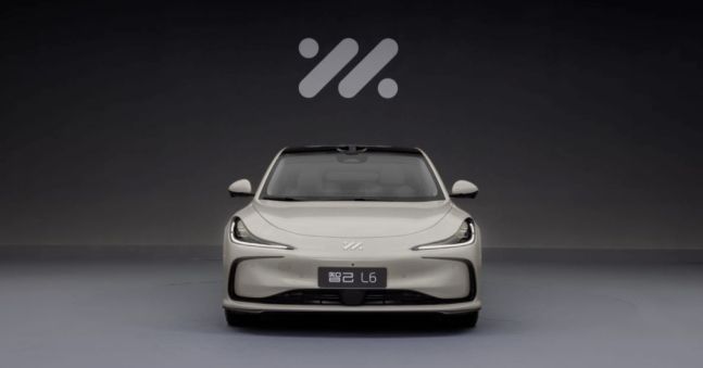 搭載準900V超快充固態電池，智己L6有“腦子”更有實力