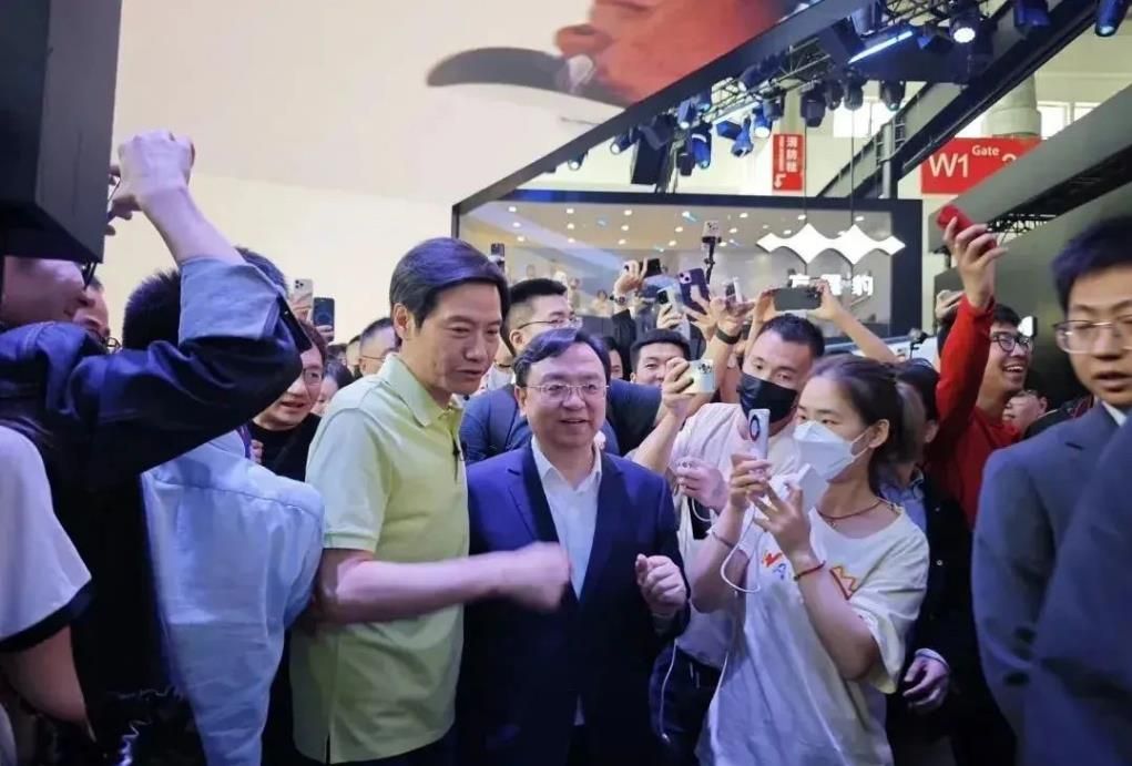 為什么雷軍會成為2024北京車展最靚的仔?