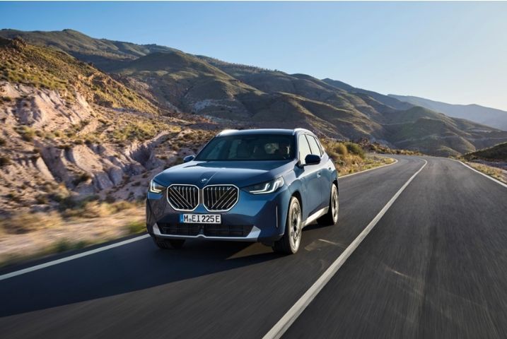 第四代BMW X3首發(fā)，國產(chǎn)后打“價(jià)格戰(zhàn)”不能只靠加長