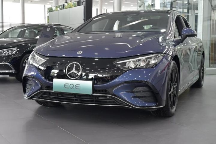 只要50萬當奔馳S車主？打骨折的三叉星輝“挺香”