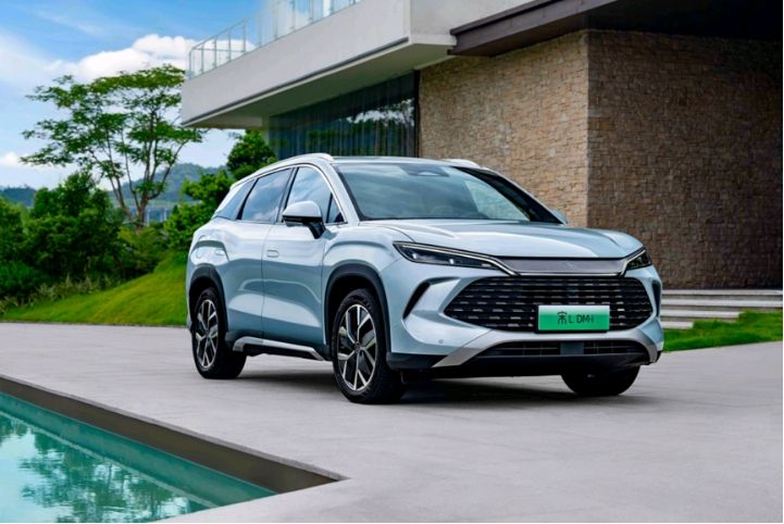 第五代DM技術(shù)上車，13.58萬元起比亞迪宋家族雙車齊發(fā)