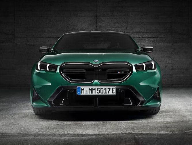 第七代BMW M5將于成都車展亮相 簡約設計重塑豪華性能