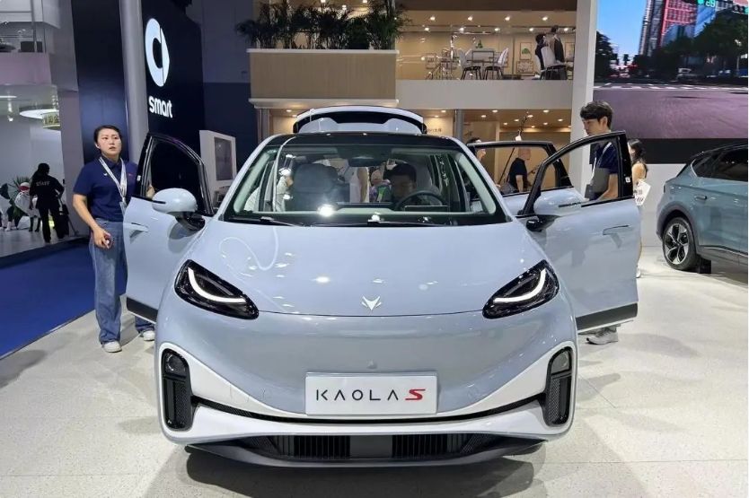 極狐考拉S亮相成都車展 配備側滑門的SUV