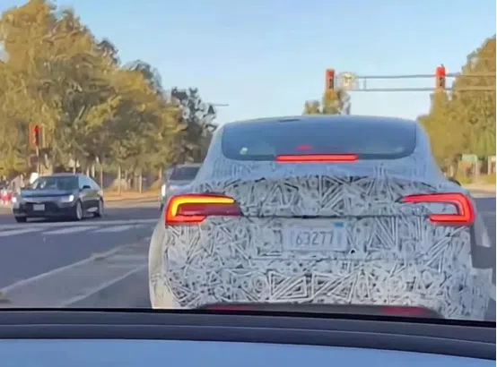 新款特斯拉Model 3諜照曝光