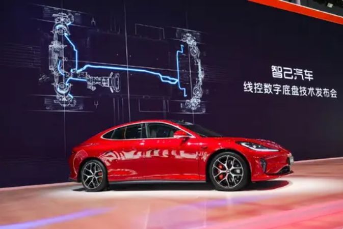打破傳統(tǒng) 智己汽車上海車展發(fā)布線控?cái)?shù)字底盤技術(shù)