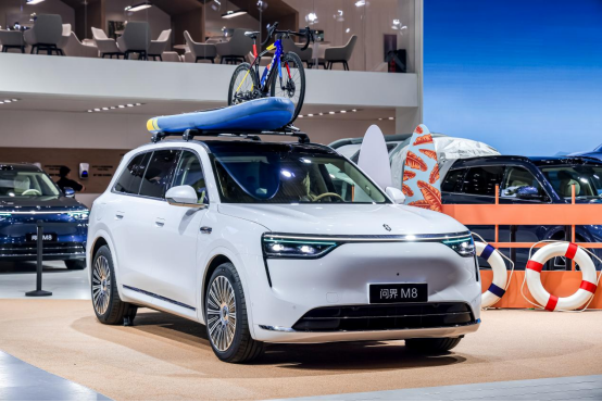 問界全系亮相重慶車展，明星車主王錚亮現場分享用車體驗