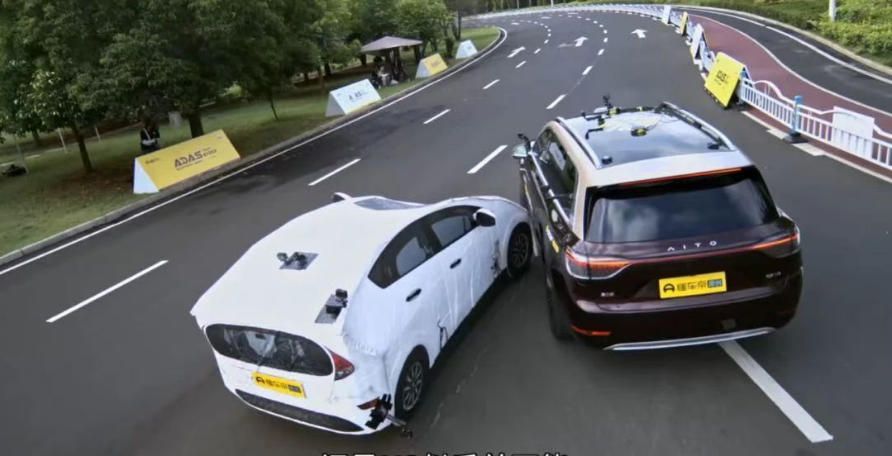 PPT戰神集體翻車，智駕測試憑什么特斯拉拿第一