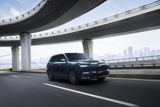AI科技大六座旗艦SUV 吉利銀河M9預(yù)售價19.38萬起
