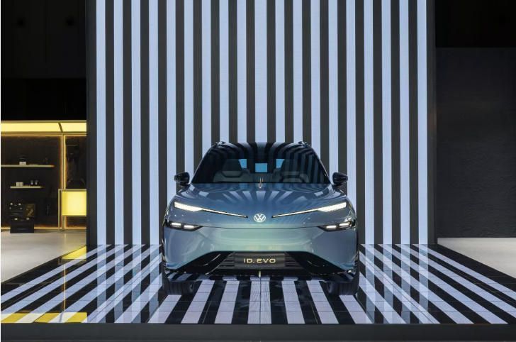 首款全時(shí)互聯(lián)純電全尺寸SUV ID. EVO概念車成都車展首秀