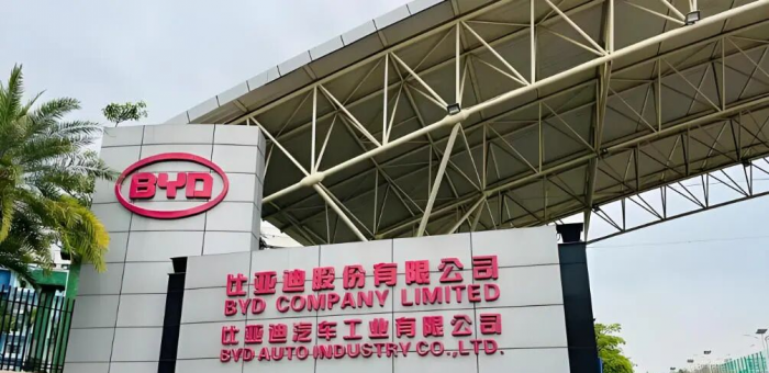 全行業都在做減法，比亞迪為什么非要反著來？